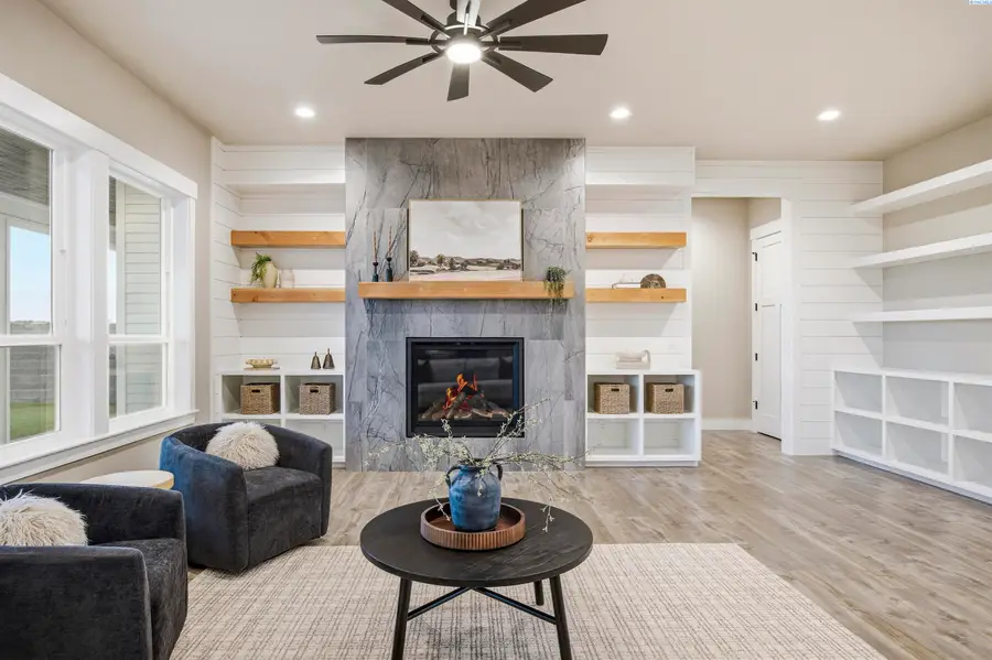 7007 Grange St, Kennewick, WA 99338 - #3
