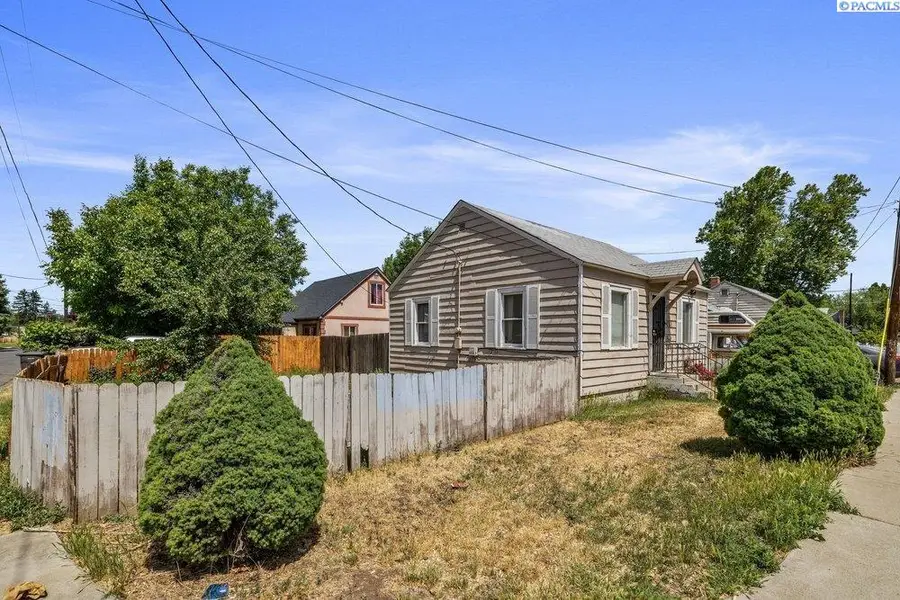 1311 W Mead Ave, Yakima, WA 98902 - #3