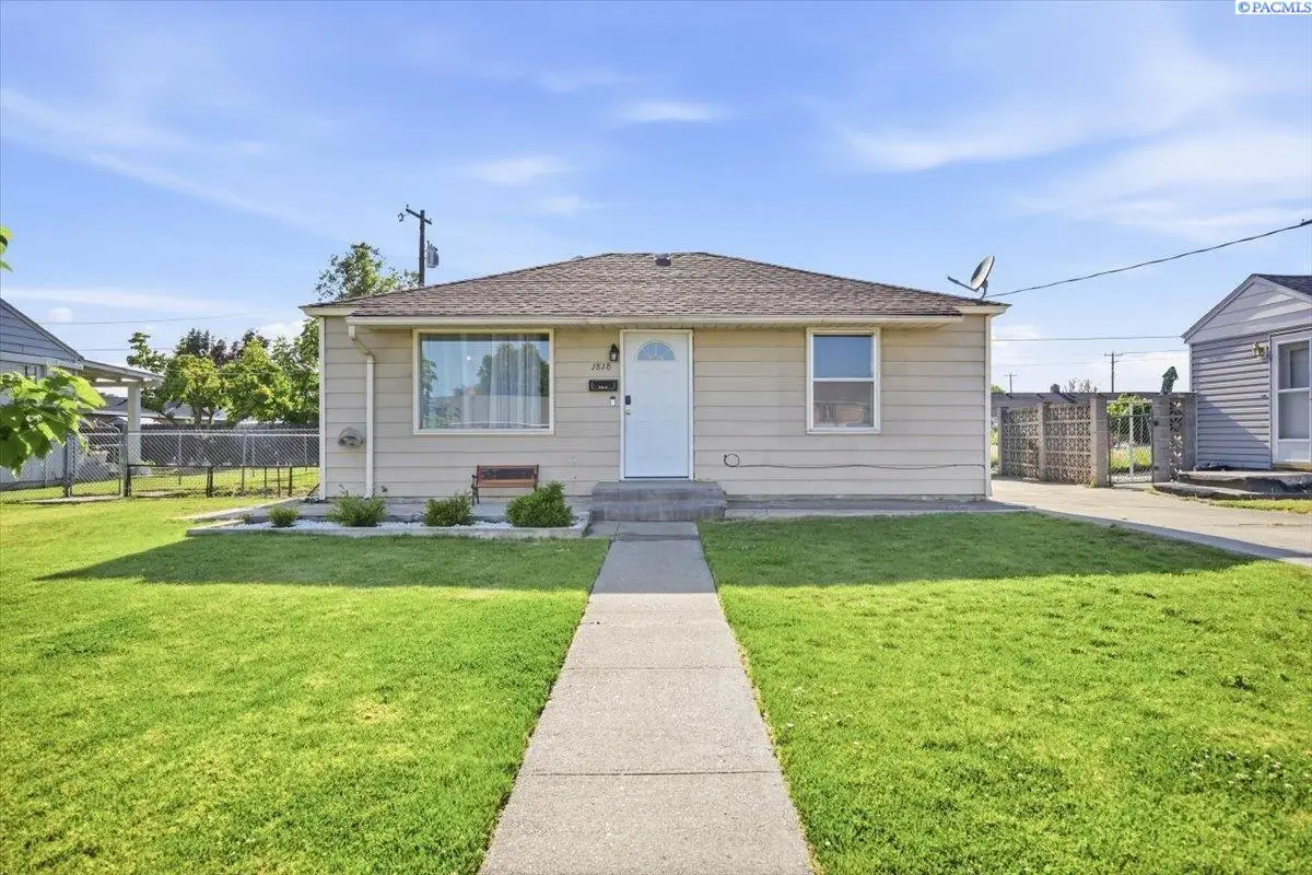 1818 N 11th Ave, Pasco, WA 93301 - #1