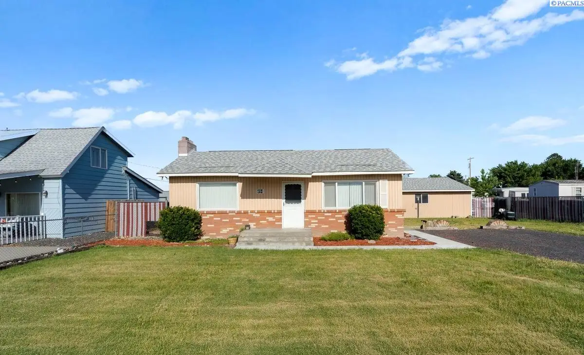 494 S 38th Ave, West Richland, WA 99353-5166 - #1
