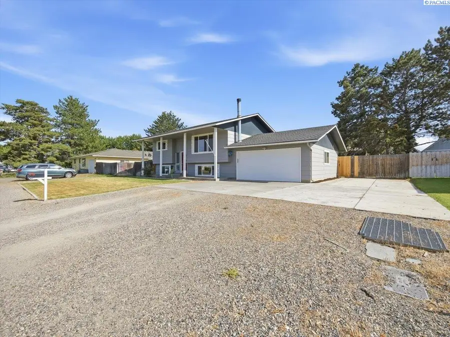 6025 W Okanogan Loop, Kennewick, WA 99336-7625 - #3
