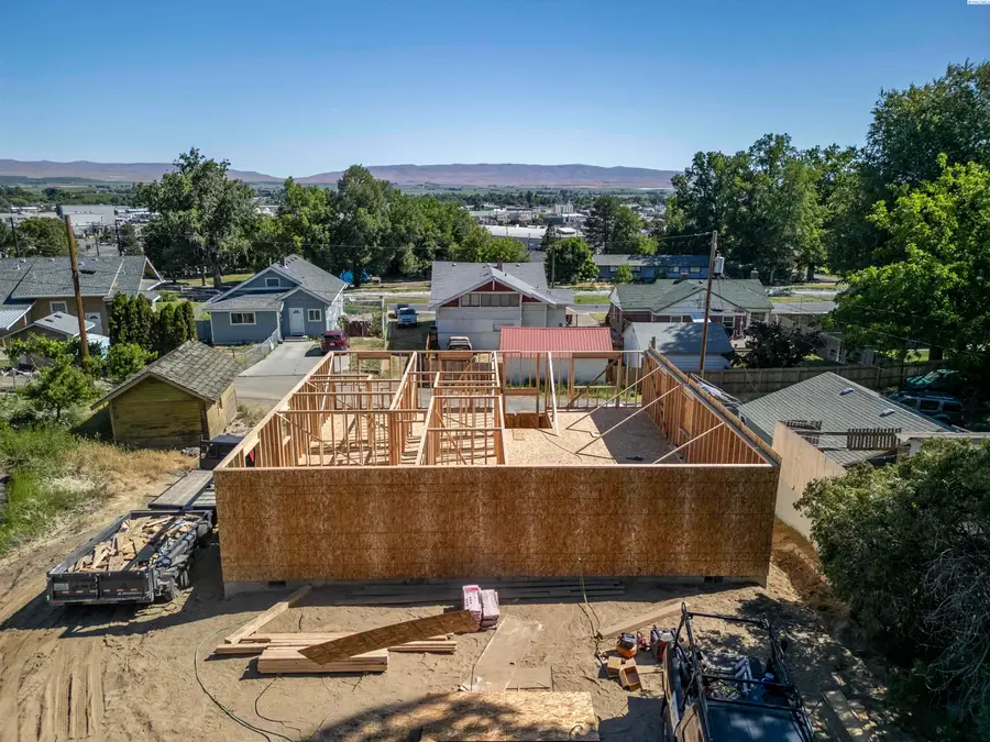 622 Sunnyside Ave, Sunnyside, WA 98944 - #3