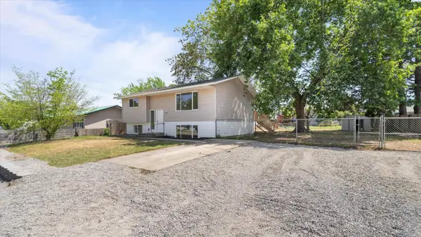 6008 W Okanogan Loop, Kennewick, WA 99336