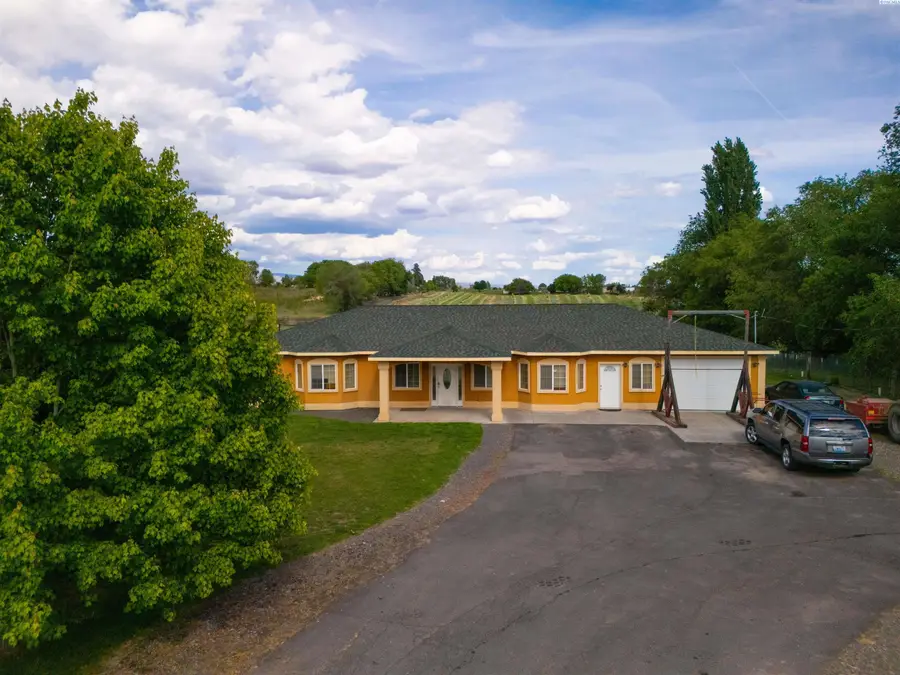 1811 Beam Rd, Granger, WA 98932 - #2