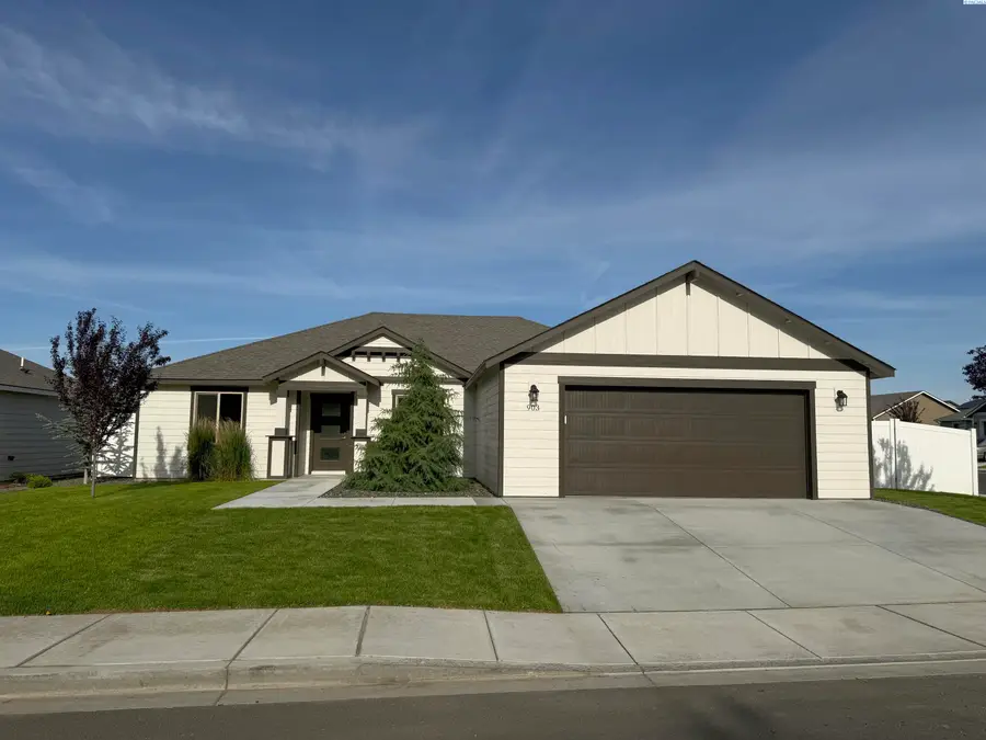 903 N Euclid Rd, Grandview, WA 98930 - #2