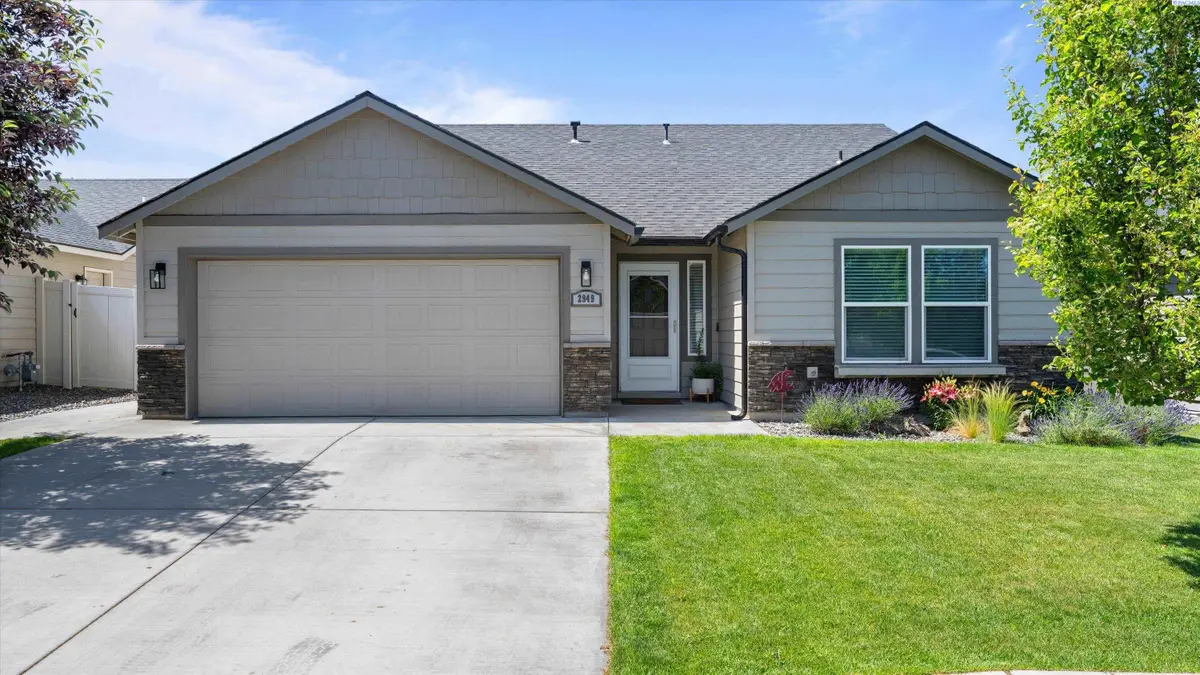 2949 Leavenworth, Richland, WA 99352 - #1