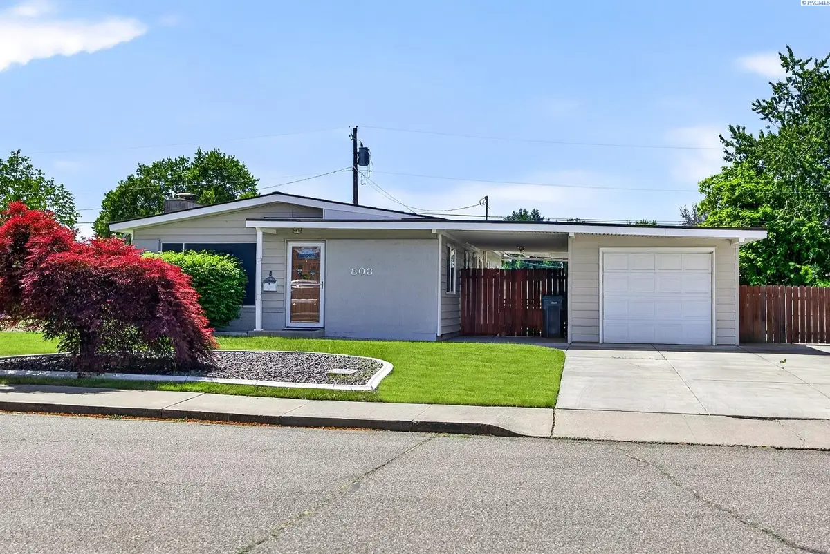 803 N Huntington St, Kennewick, WA 99336 - #1