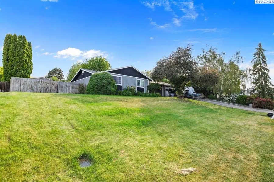 1607 W 46th Ave, Kennewick, WA 99337 - #2