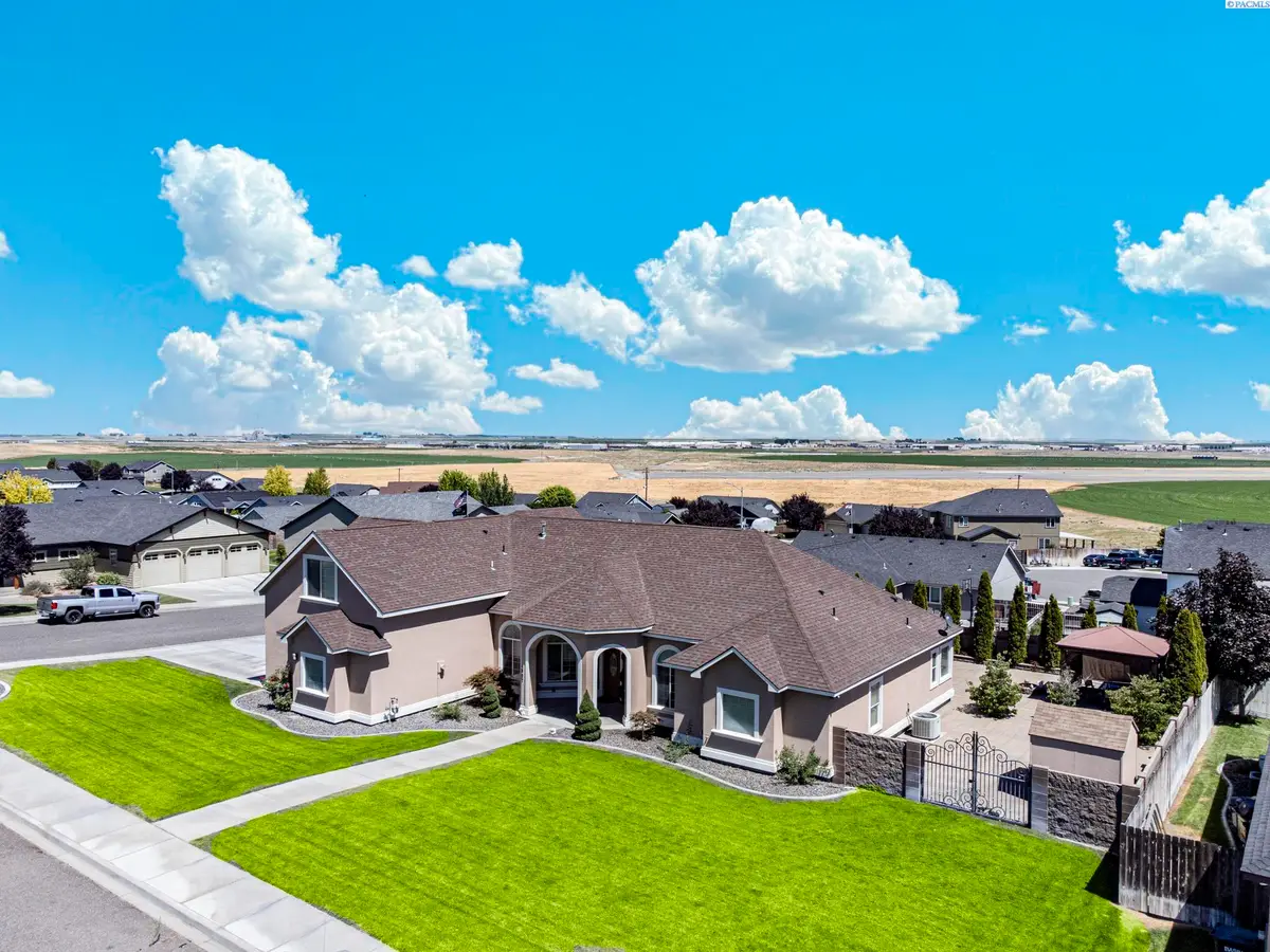 4807 Adobe Dr, Pasco, WA 99301 - #1