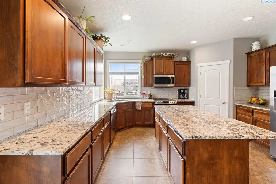 3728 S Lincoln St., Kennewick, WA 99338 - #2