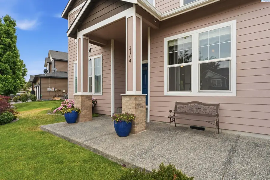2104 S Sheppard St, Kennewick, WA 99338 - #3