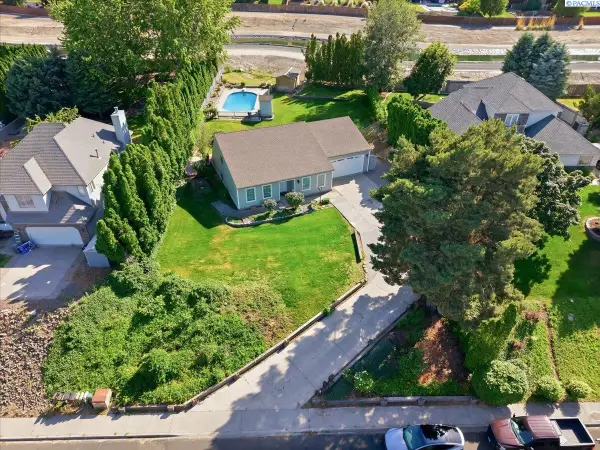 4618 S Quincy Pl, Kennewick, WA 99337-3917