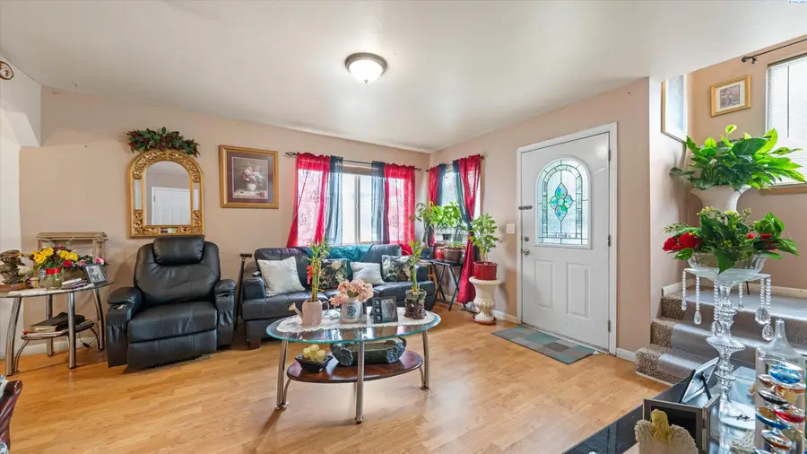 836 S Elm St, Kennewick, WA 99336 - #3