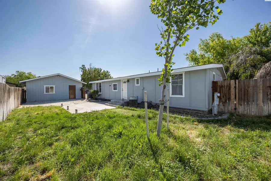 9132 W Yellowstone Ave, Kennewick, WA 99336 - #2