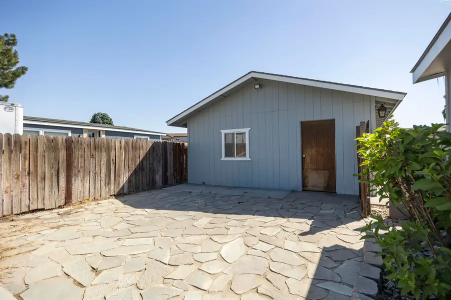 9132 W Yellowstone Ave, Kennewick, WA 99336 - #3