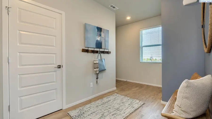 931 S Zeelar St, Kennewick, WA 99336 - #3
