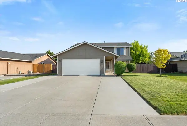 6104 Fenway Dr, Pasco, WA 99301