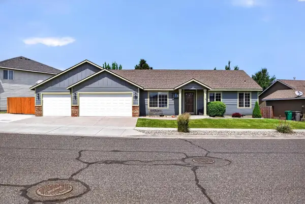 3702 W 22nd Ave, Kennewick, WA 99338