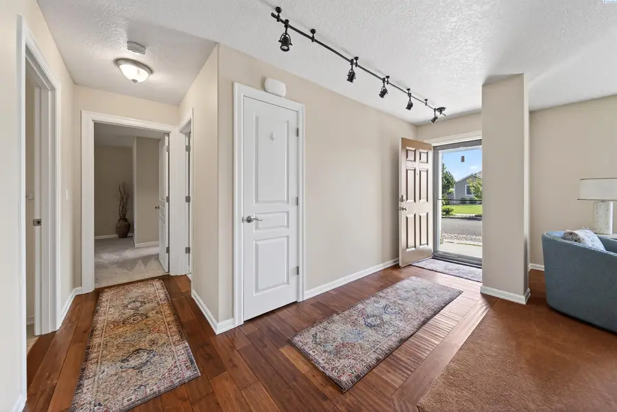 3702 W 22nd Ave, Kennewick, WA 99338 - #2