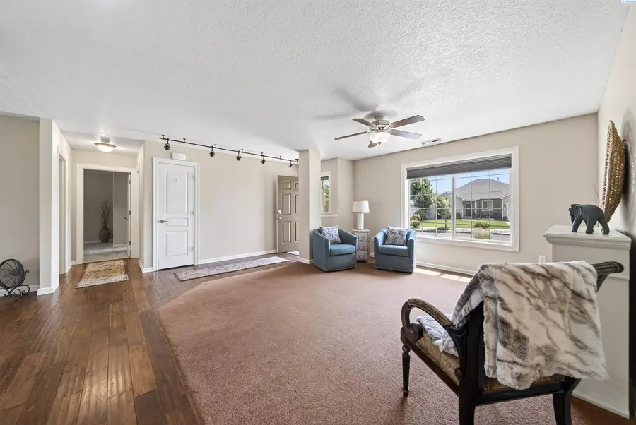3702 W 22nd Ave, Kennewick, WA 99338 - #3