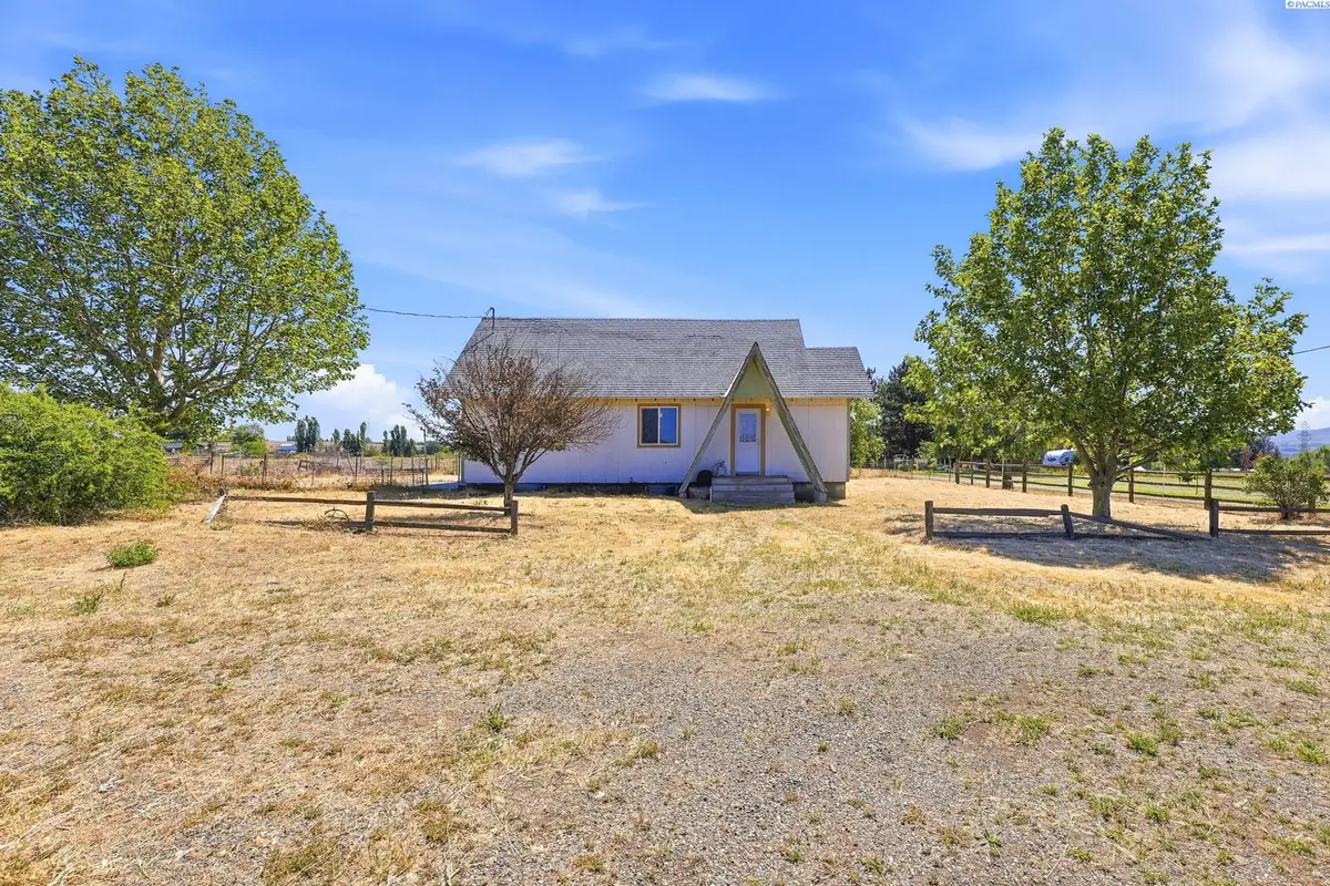 56005 N Thomas Road, Benton City, WA 99320 - #1