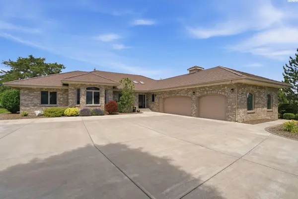 3521 W 36th Loop, Kennewick, WA 99337