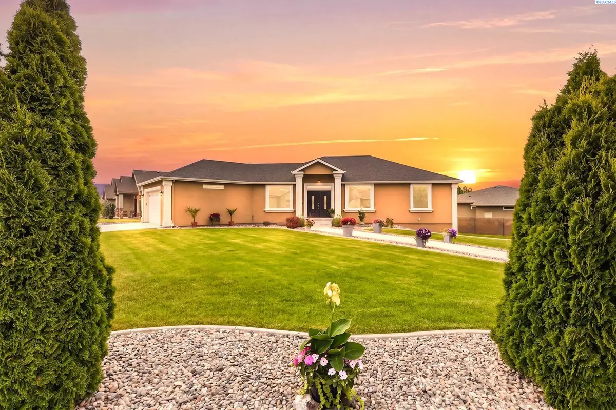 662 S Hawaii Pl, Kennewick, WA 99336 - #1