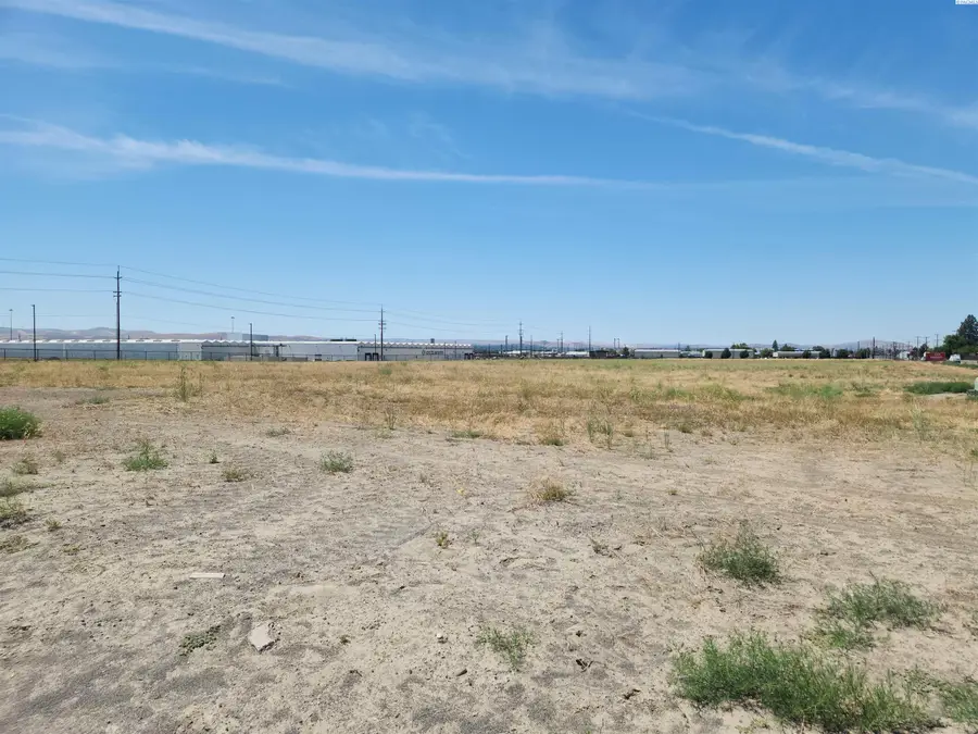 NKA S Elm Ave, Pasco, WA 99301 - #3