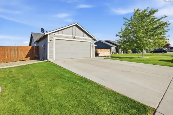 5813 Robert Wayne Dr, Pasco, WA 99301