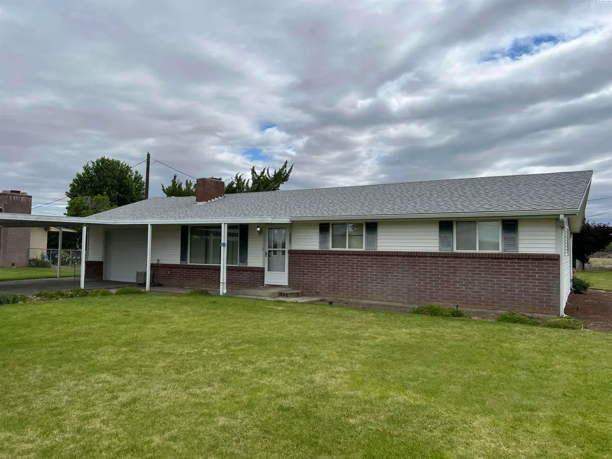 2091 Ashue Rd., Wapato, WA 98951 - #1