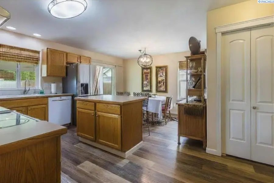 2101 S Arthur Loop, Kennewick, WA 99338 - #3