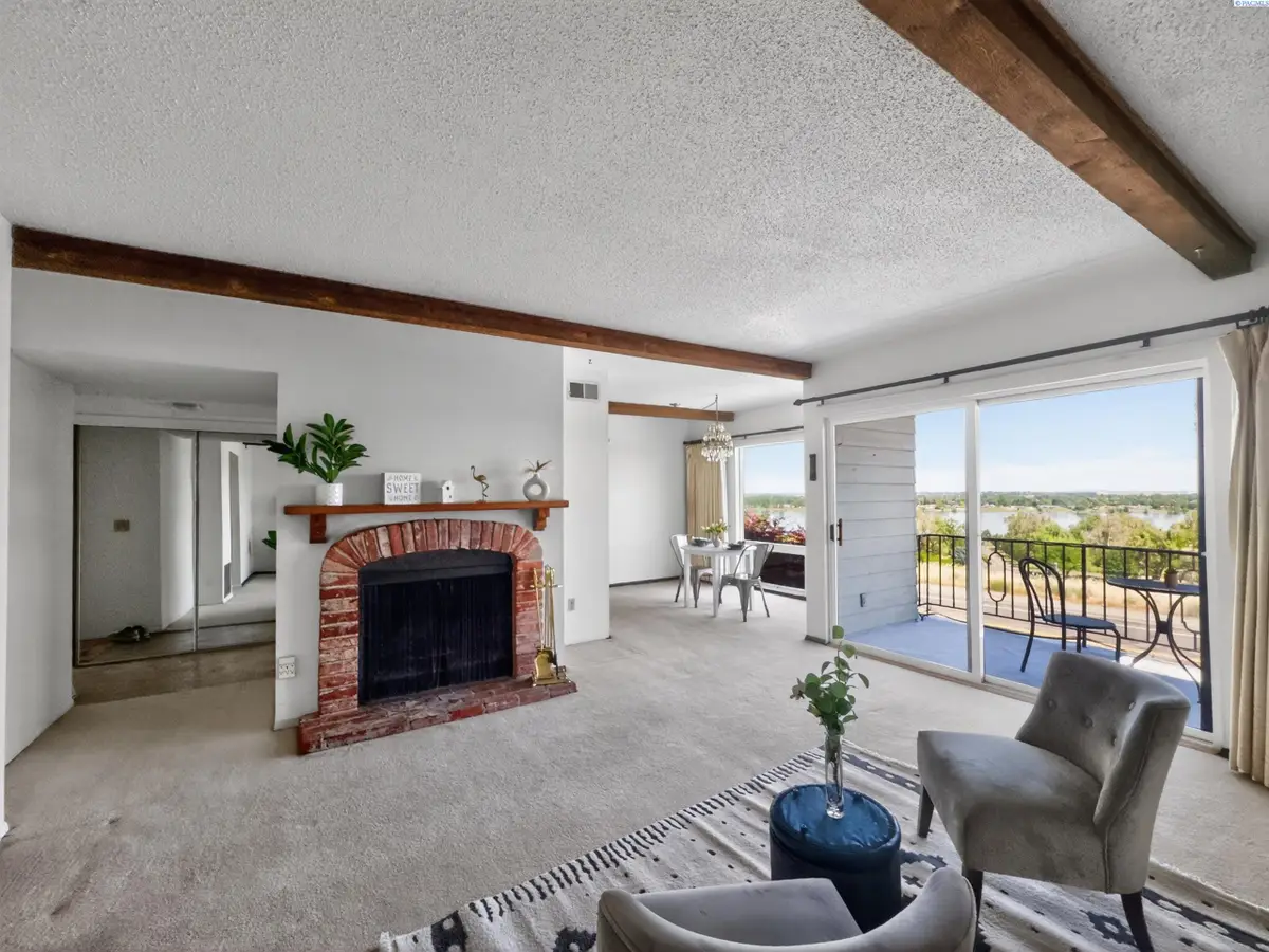2401 W Canal Dr #D-1, Kennewick, WA 99336 - #1