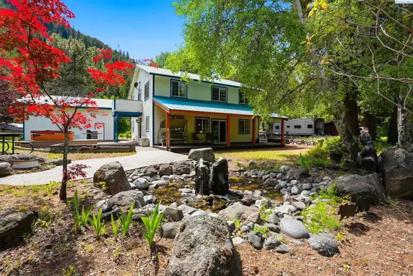 81 Pine Cliffs Drive, Naches, WA 98903