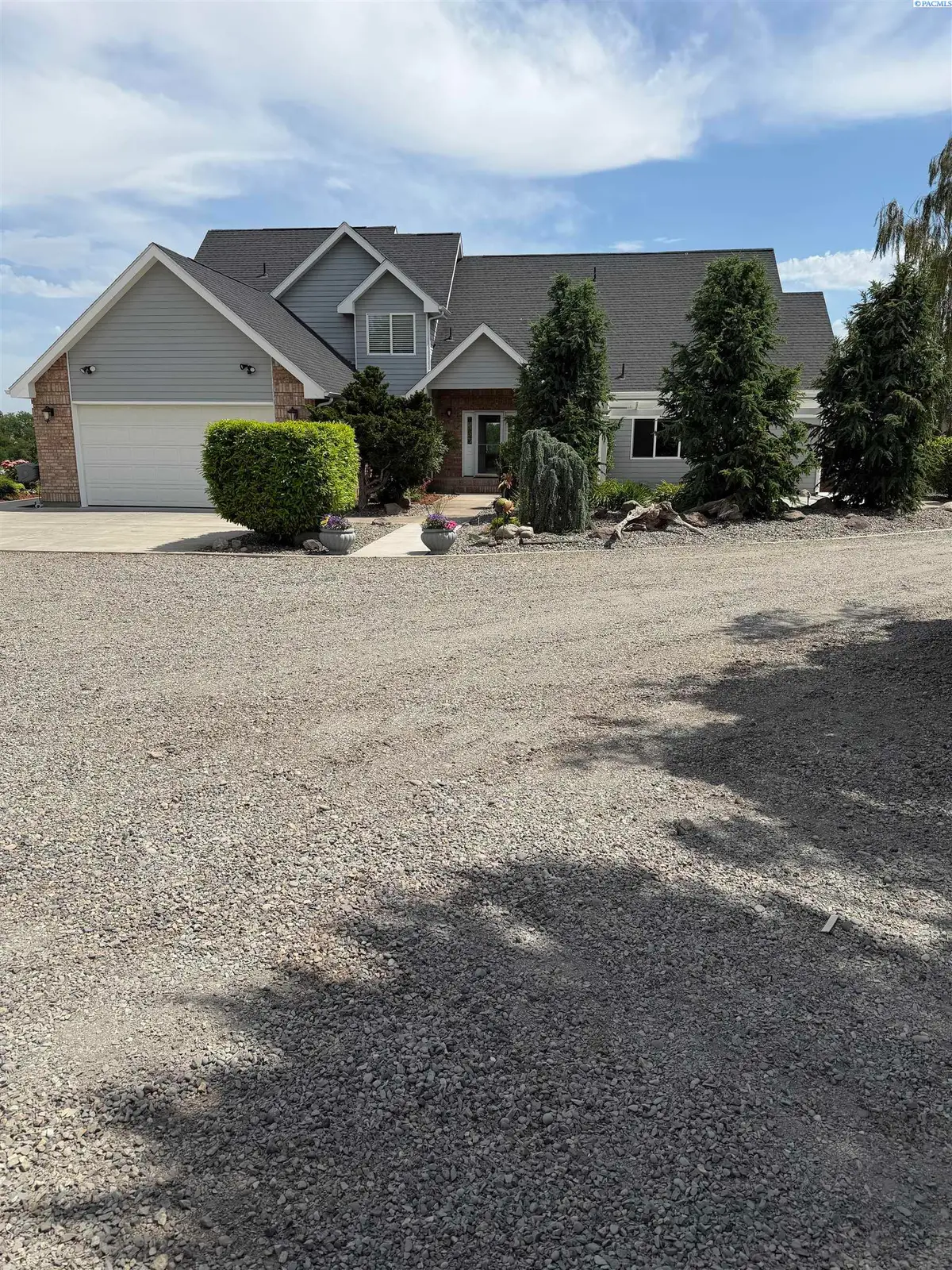 45204 E Shannon, West Richland, WA 99353-8705 - #1