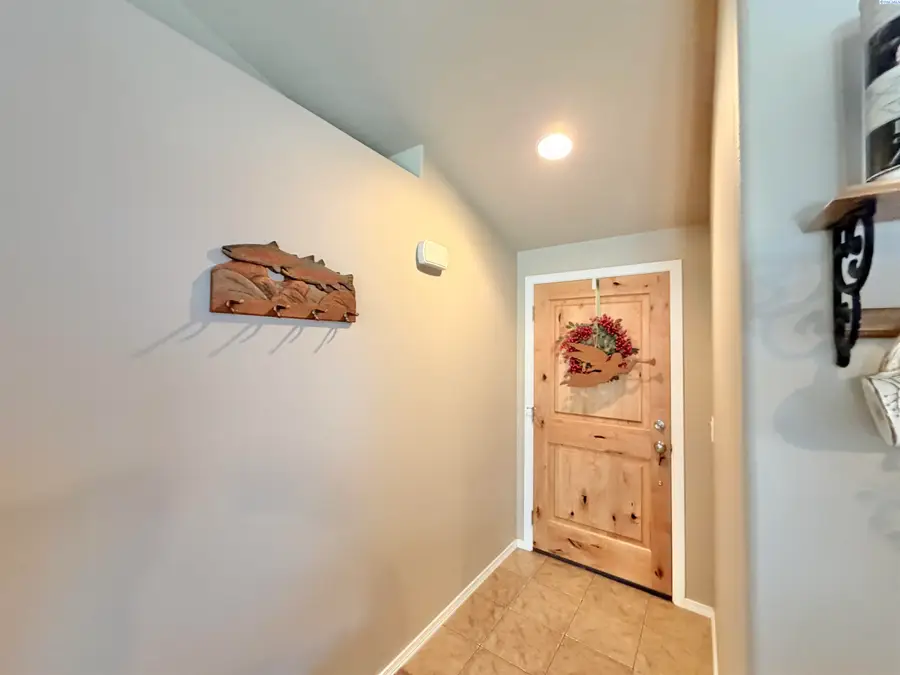 2104 S Kellogg Pl, Kennewick, WA 99338 - #3