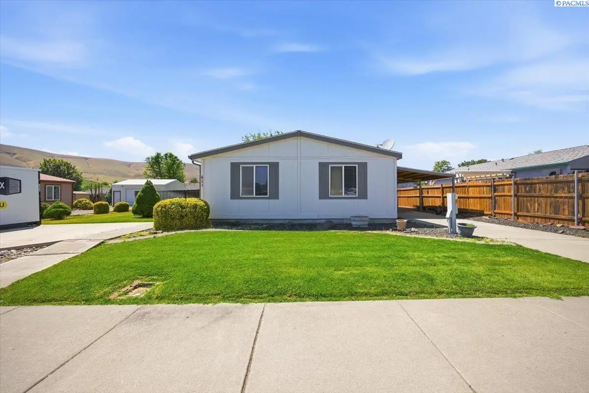 411 Birch Ct, Benton City, WA 99320 - #1