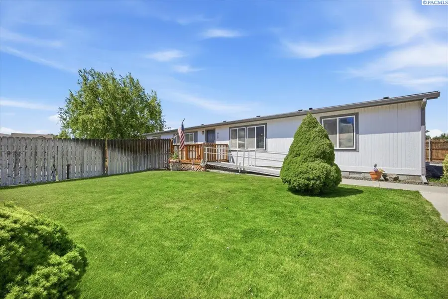 411 Birch Ct, Benton City, WA 99320 - #2