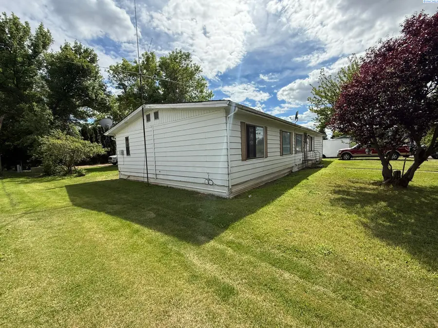 204 E Oak St, Saint John, WA 99171 - #2