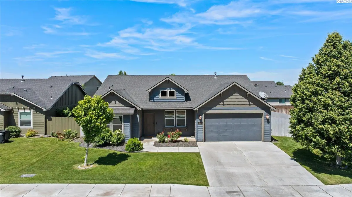 6813 Powder Dr, Pasco, WA 99301 - #1