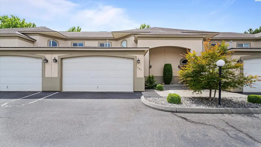 705 Hanford, Richland, WA 99354 - #2