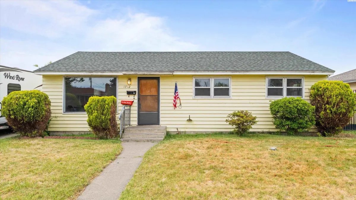 1712 N 16th Ave, Pasco, WA 99301 - #1