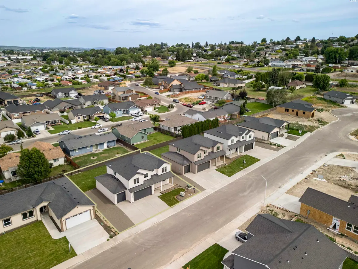 308 Victoria Street, Sunnyside, WA 98944 - #1