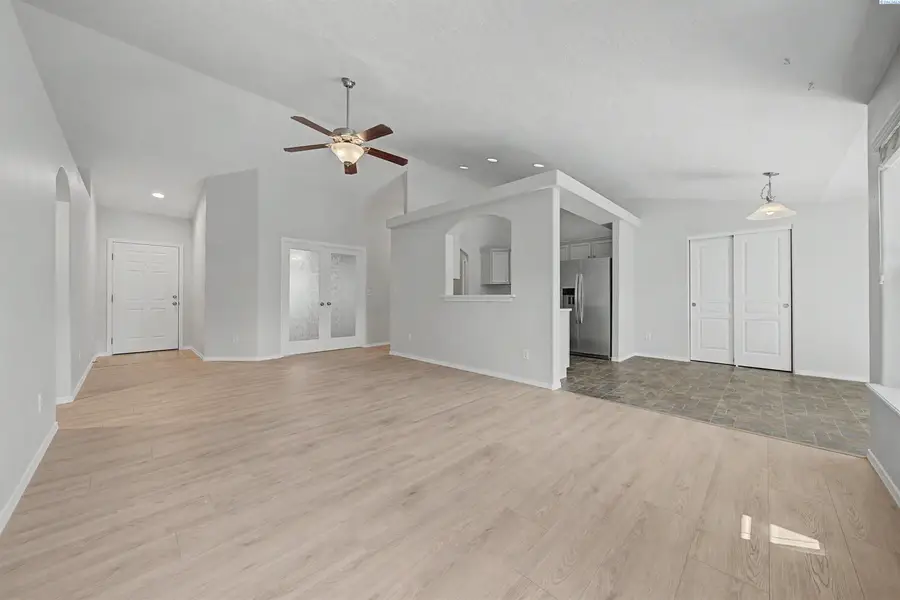 5929 Bluewood St., West Richland, WA 99353 - #3