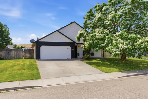 1705 W 33rd Ave, Kennewick, WA 99337