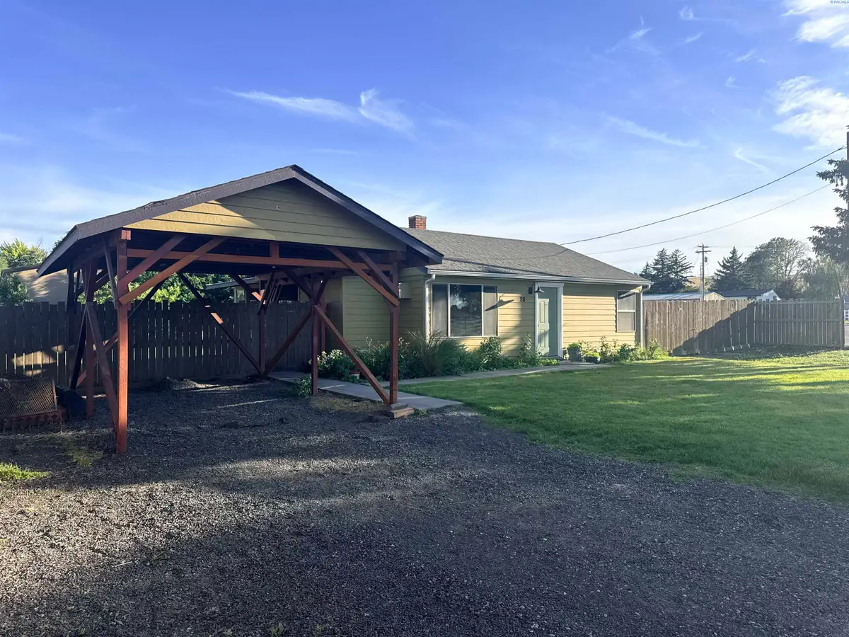 28 E 41st Pl, Kennewick, WA 99337-5808 - #1
