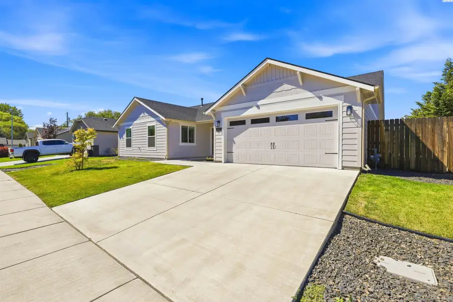 832 W 29th Pl, Kennewick, WA 99337 - #3
