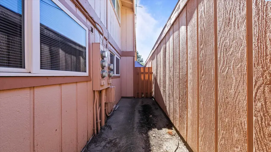 3121 W Hood Ave. #E103, Kennewick, WA 99336 - #3