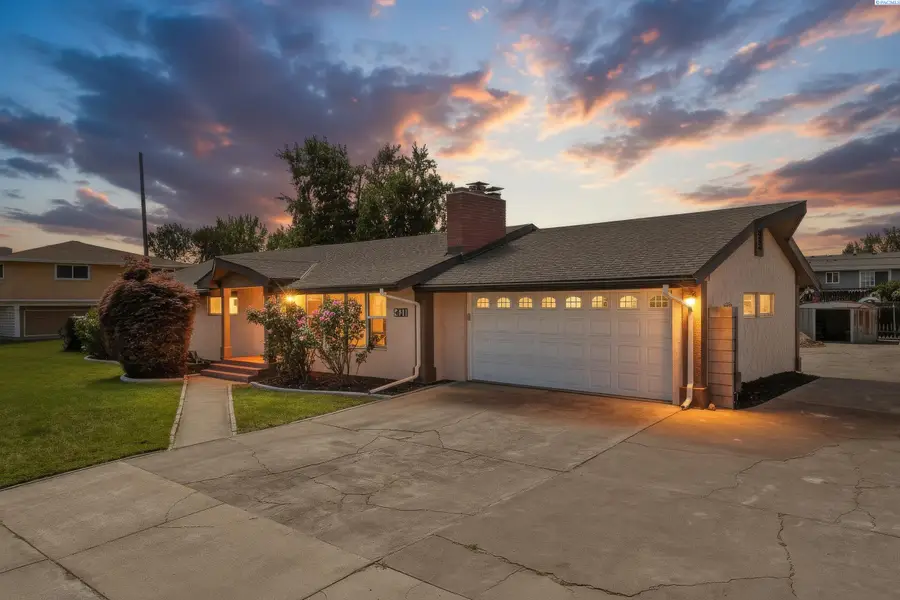 411 W 27th Ave, Kennewick, WA 99337 - #2