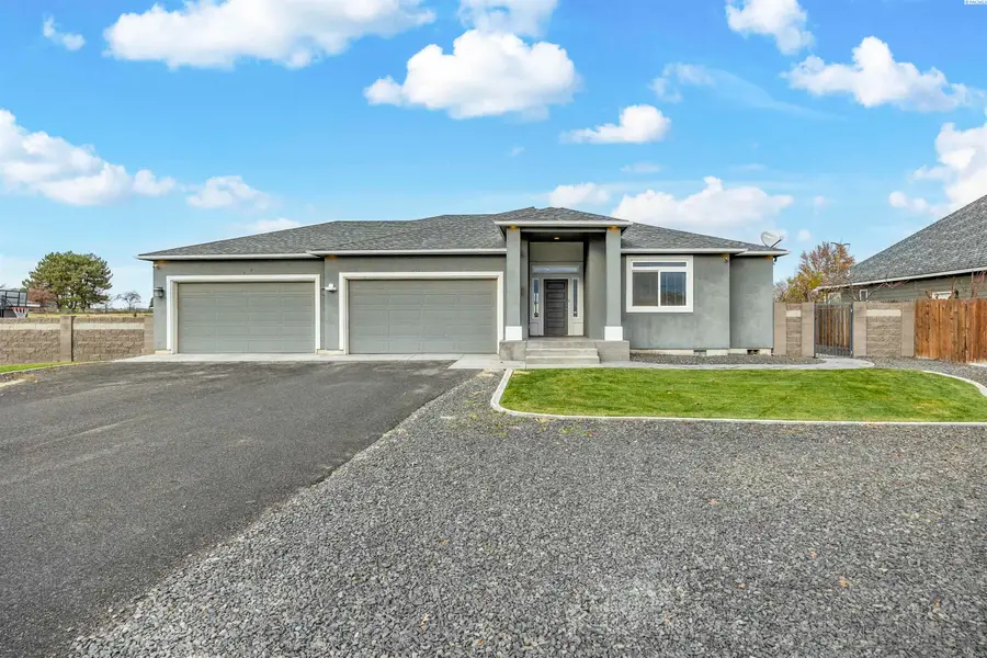5221 W Richardson Road, Pasco, WA 99301 - #2