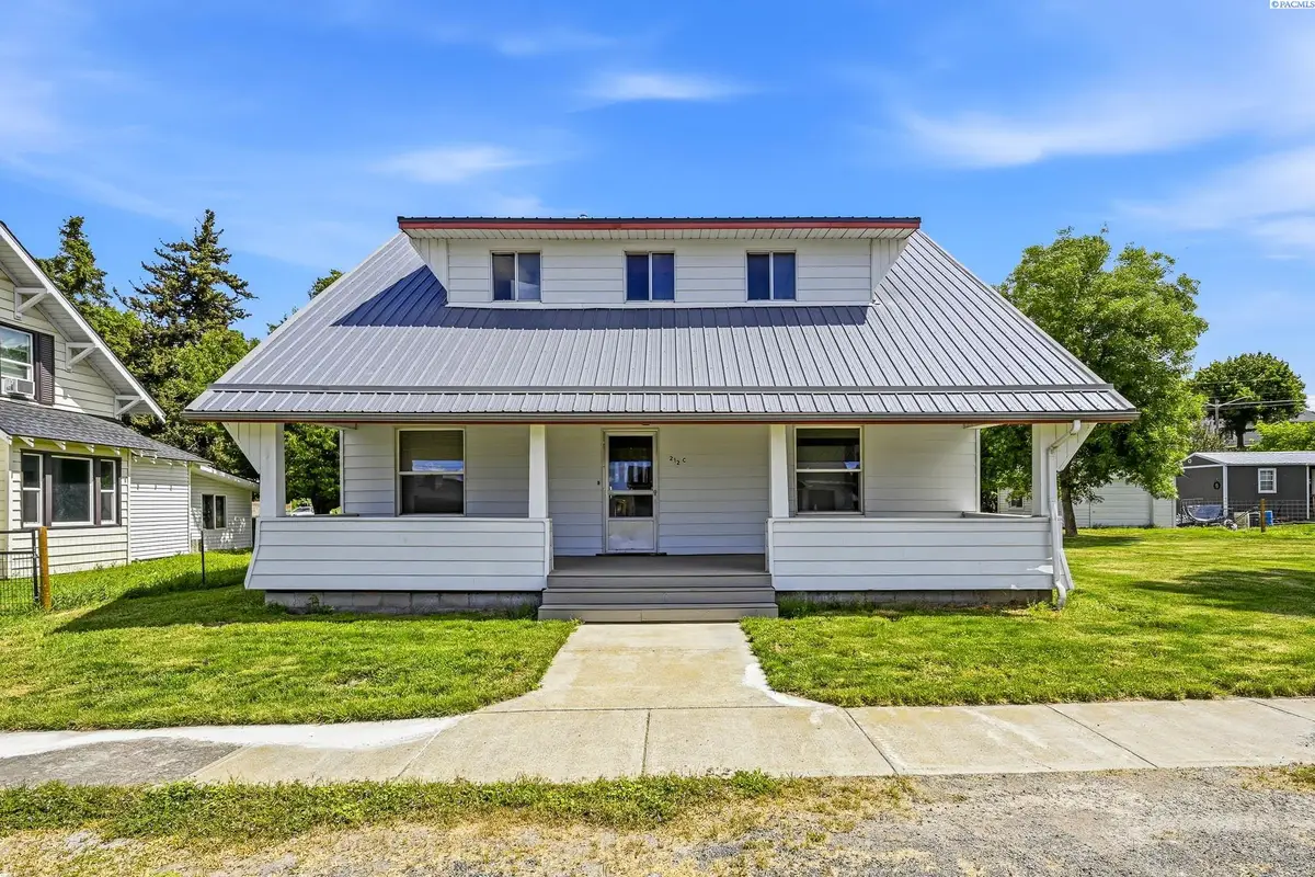 212 C St, Endicott, WA 99125 - #1